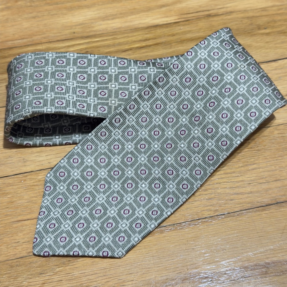 Polo Ralph Lauren Hand Made Green Silk Tie with Geometric Pattern